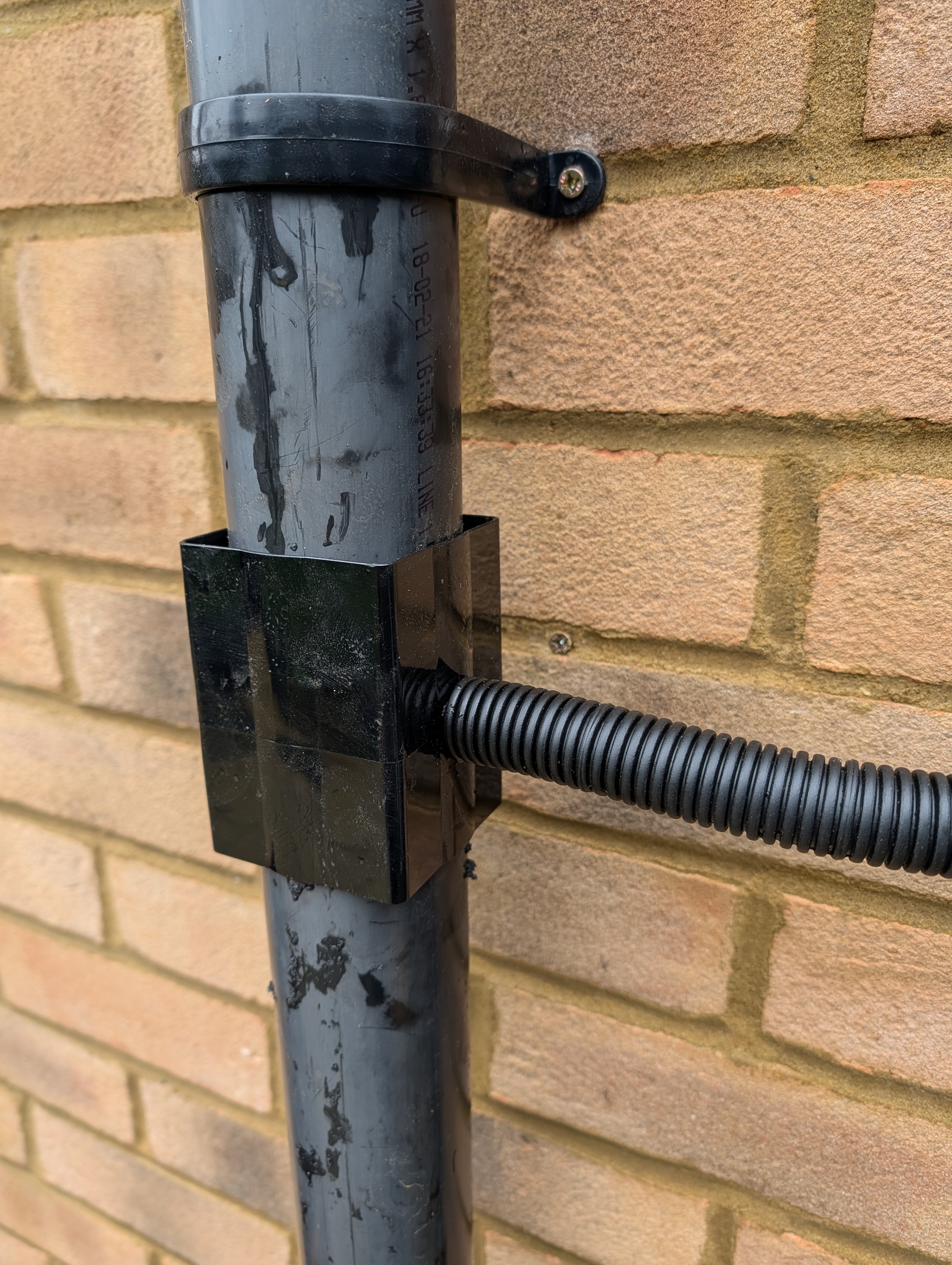 Water butt connector installation